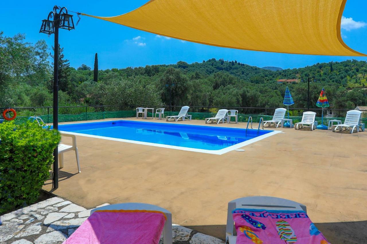 Fran Apartments Агіос-Спиридон Екстер'єр фото