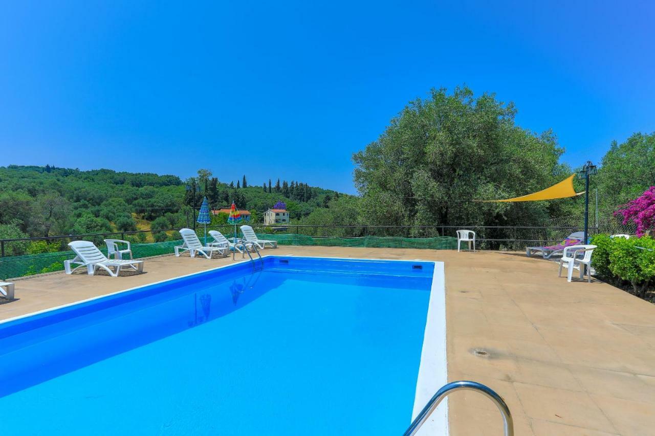 Fran Apartments Агіос-Спиридон Екстер'єр фото